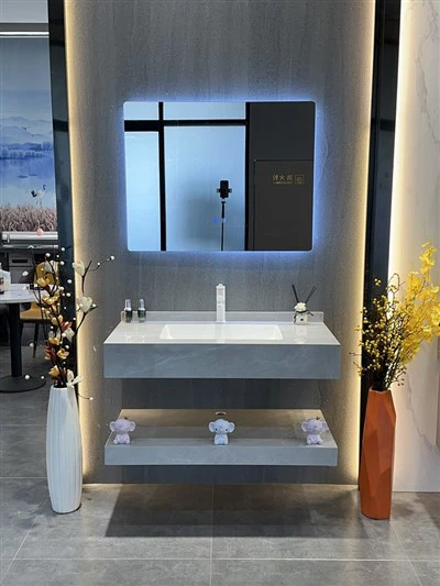 Maalaismainen kylpyhuoneen liuskekaappi